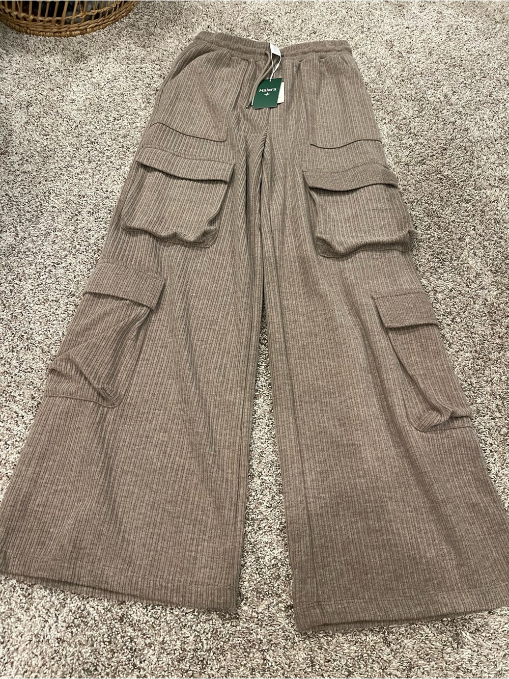 Halara Ribbed Mid Rise Drawstring Pockets Wide Leg Cargo Casual Pants Size Small - Picture 3 of 6